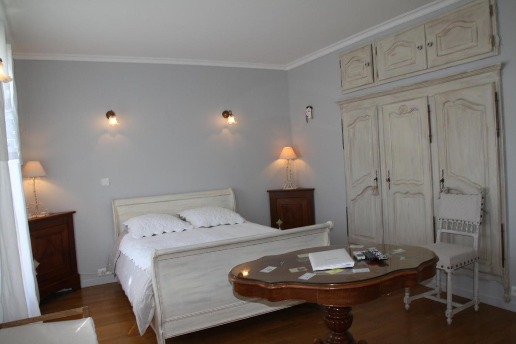 Lou Pero Mousco Hotel Saint-Paul-en-Foret Room photo